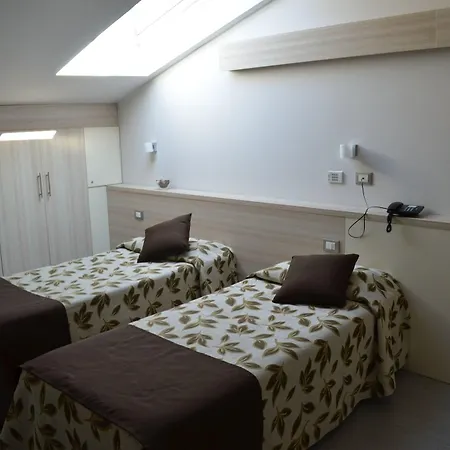 Holiday- Finestrella Bologne