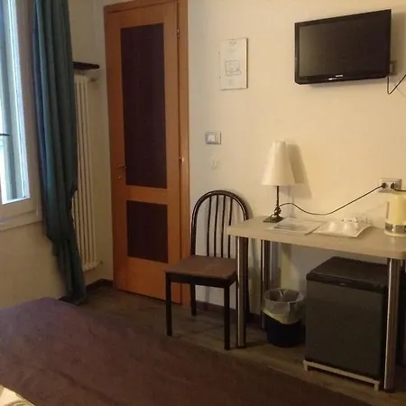 Hotel Holiday- Finestrella