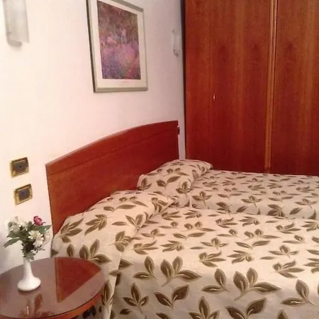 Holiday- Finestrella Bologna