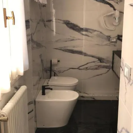 Holiday- Finestrella Szálloda