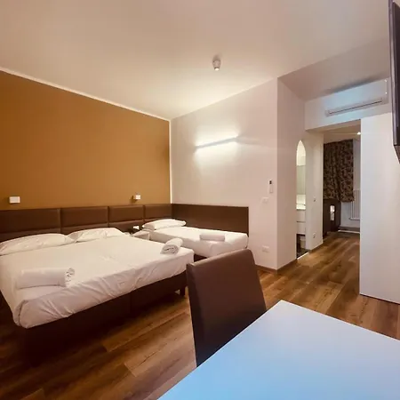 Hotel Holiday- Finestrella