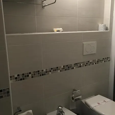 Holiday- Finestrella Bologna