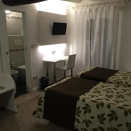 Holiday- Finestrella Szálloda 3*