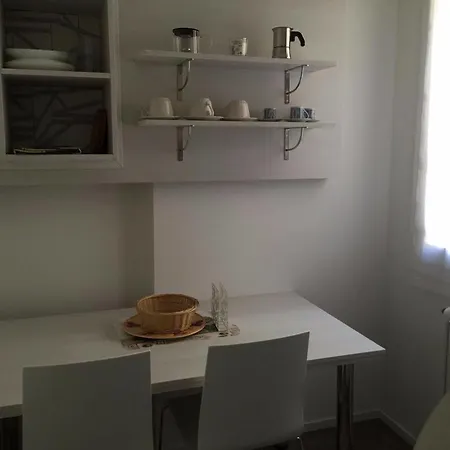 Hotel Holiday- Finestrella 3*