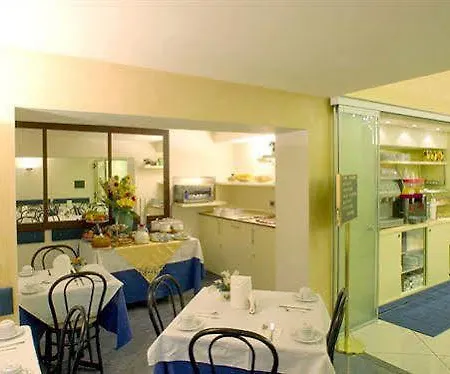 Holiday- Finestrella Szálloda 3*