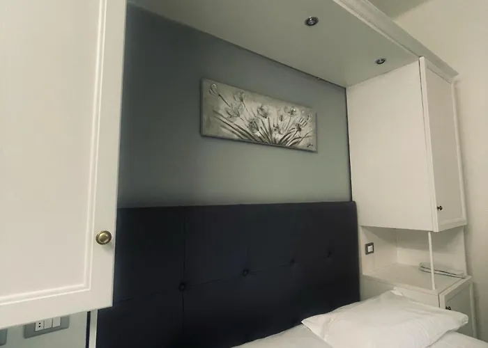 Hotel Holiday- Finestrella Bologna