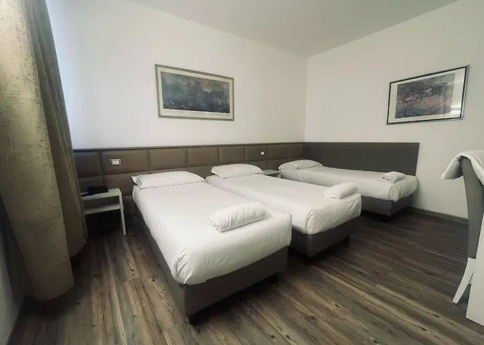 Holiday- Finestrella