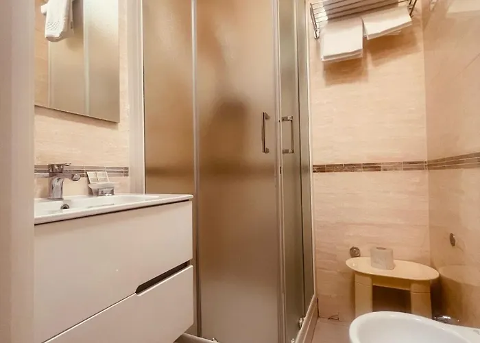 Holiday- Finestrella 3* Bologna