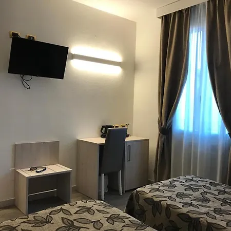 Holiday- Finestrella Hotel Bologna