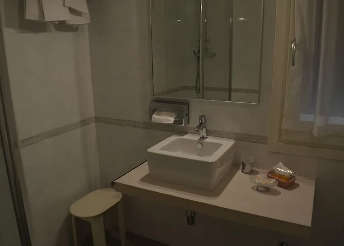 Hotell Holiday- Finestrella