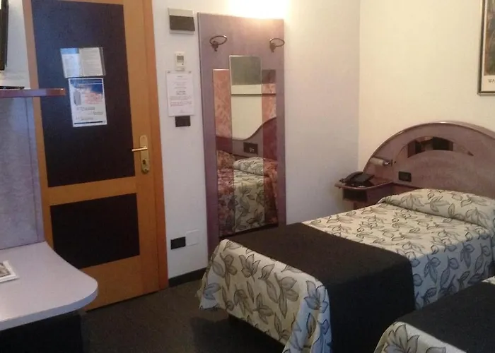 Holiday- Finestrella Hotell