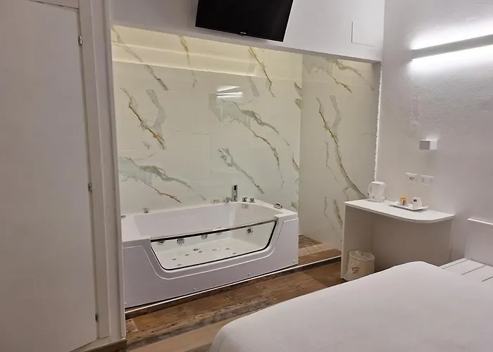 Hotell Holiday- Finestrella Bologna