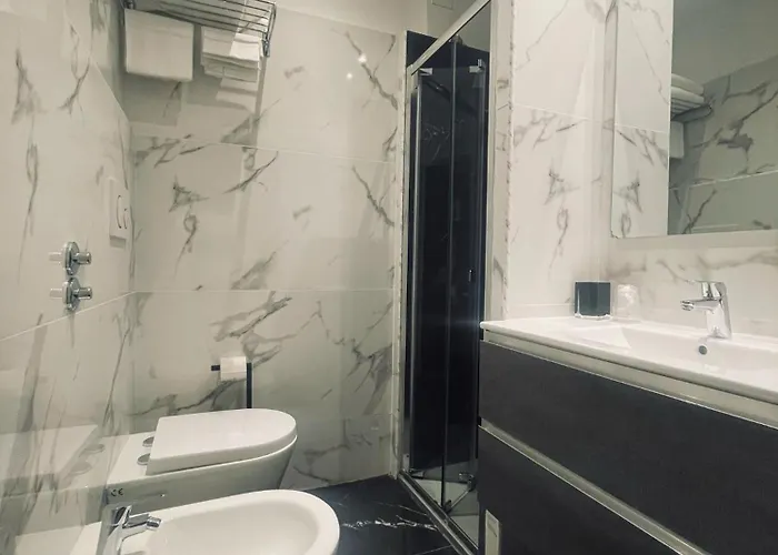 Holiday- Finestrella Hotell Bologna