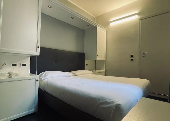 Hotell Holiday- Finestrella