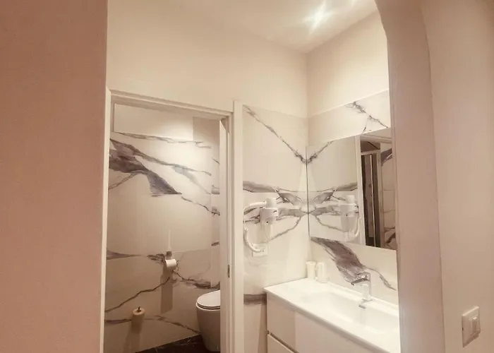 Holiday- Finestrella Hotell Bologna