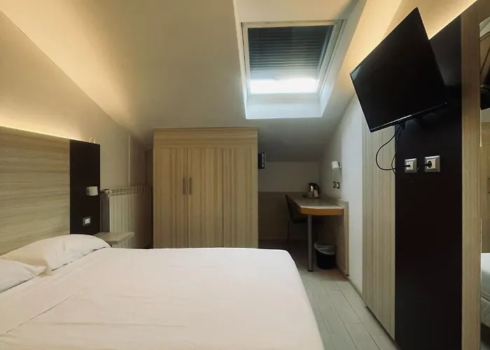 Hotell Holiday- Finestrella 3*