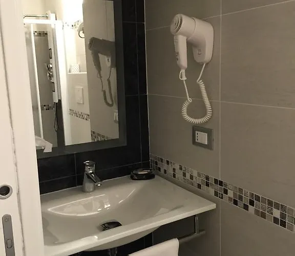 Holiday- Finestrella Hotell Bologna