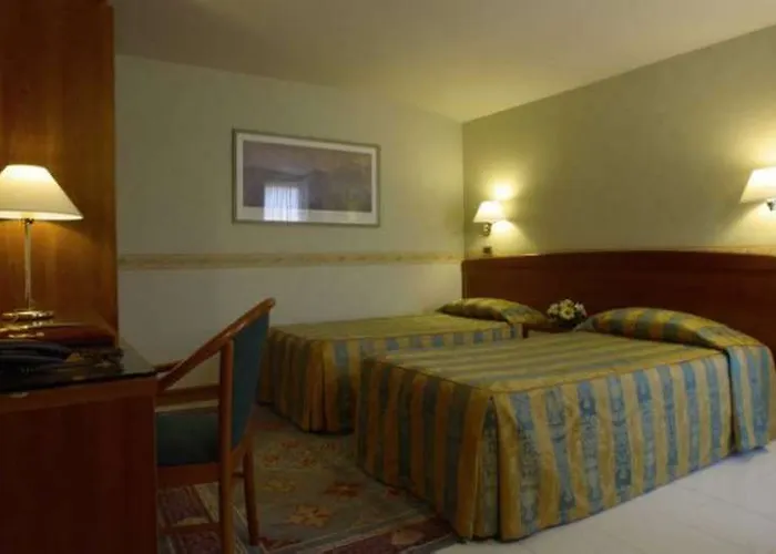 Holiday- Finestrella Hotell Bologna