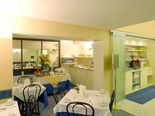 Holiday- Finestrella Hotell 3*