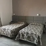 Holiday- Finestrella