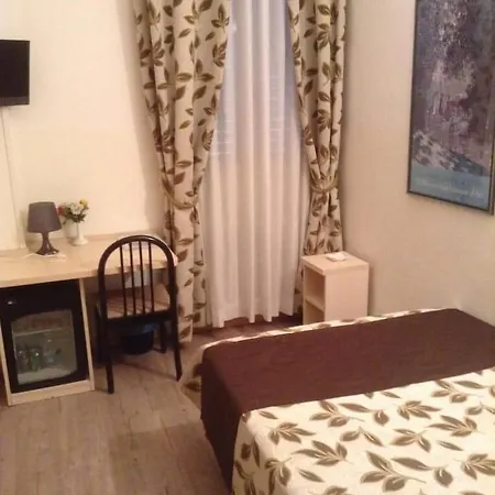 Holiday- Finestrella