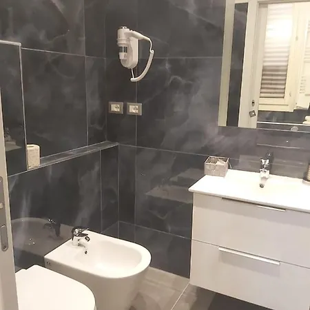 Hotell Holiday- Finestrella