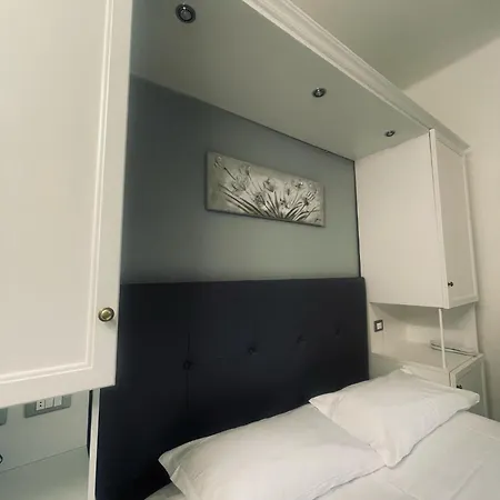 Hotel Holiday- Finestrella Bolonia