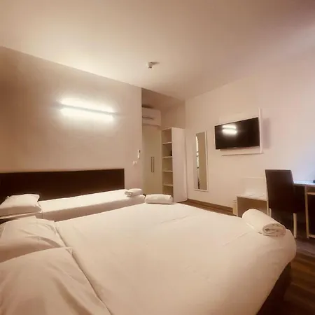 Holiday- Finestrella Hotell