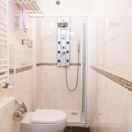 Hotell Holiday- Finestrella Bologna