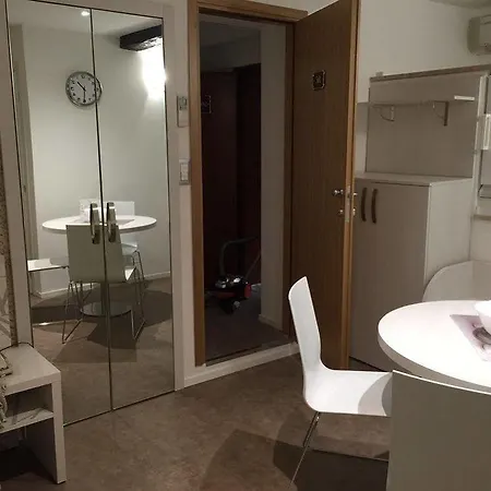 Hotell Holiday- Finestrella 3*