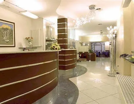 Hotel Holiday- Finestrella Boloňa