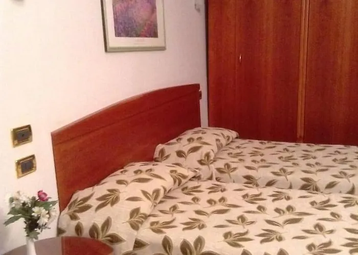 Holiday- Finestrella Bologna