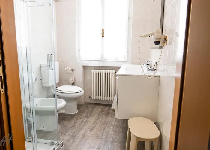 Отель Holiday- Finestrella