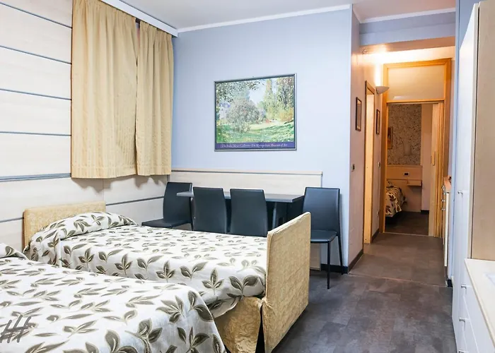 Holiday- Finestrella 3* Болонья