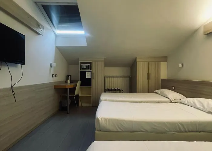 Holiday- Finestrella Болонья