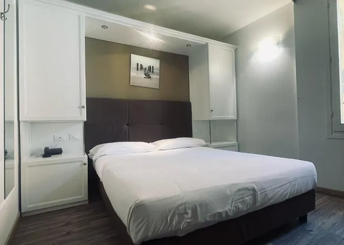 Holiday- Finestrella Bologna