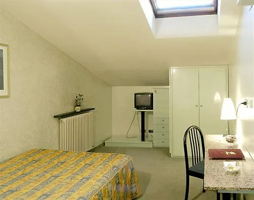 Hotel Holiday- Finestrella Bologna