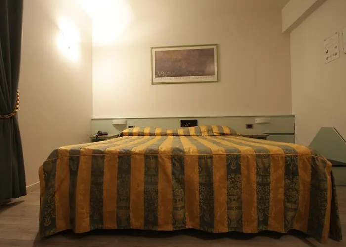 Holiday- Finestrella 3* Болонья