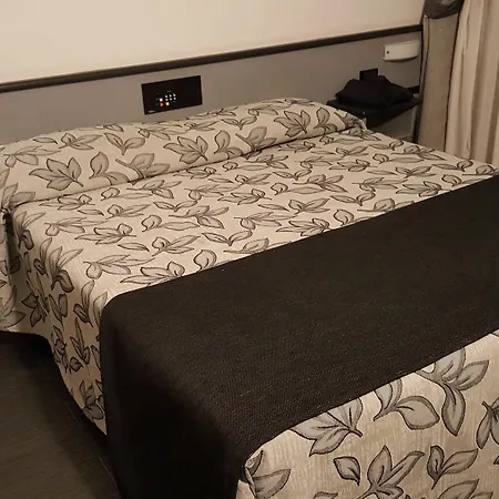 Holiday- Finestrella