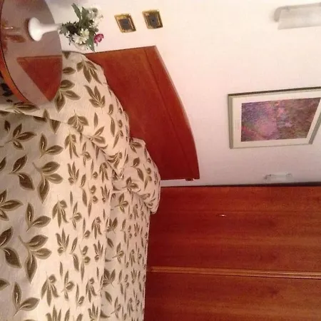 Holiday- Finestrella 3*