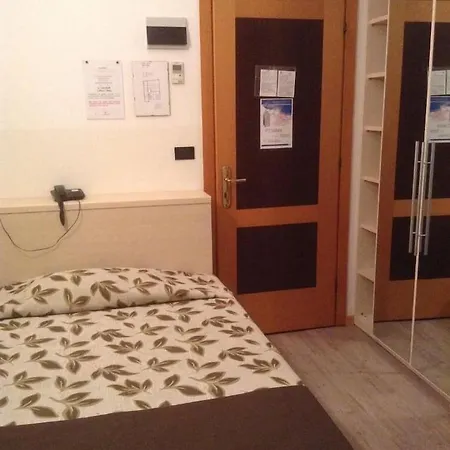 מלון Holiday- Finestrella 3*