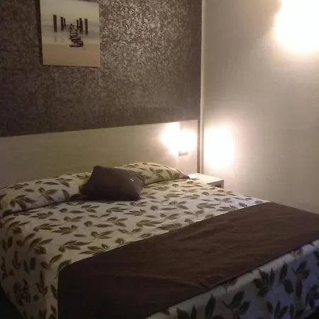 Holiday- Finestrella מלון 3*