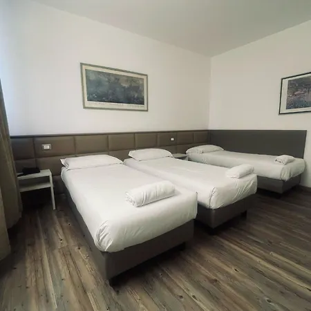 Holiday- Finestrella