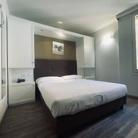 Holiday- Finestrella בולוניה