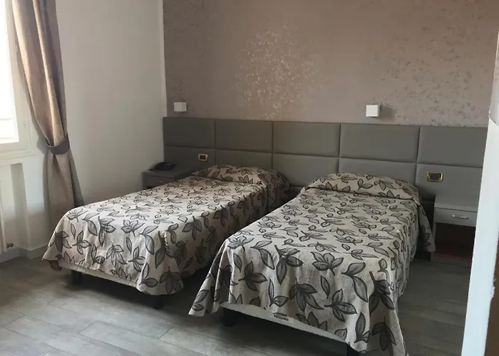 Holiday- Finestrella