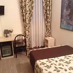 Holiday- Finestrella