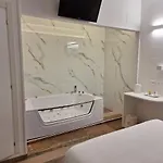 Hotel Holiday- Finestrella Bolonia