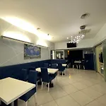 Holiday- Finestrella 3*