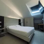 Hotel Holiday- Finestrella Bolonia