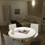 Holiday- Finestrella 3* Bolonia